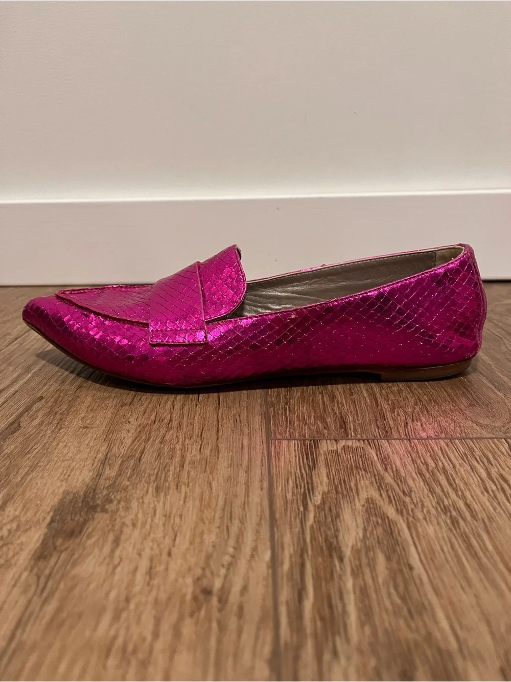 AGL softy pointy toe moccasin loafer Fuschia snake - Picture 11 of 16